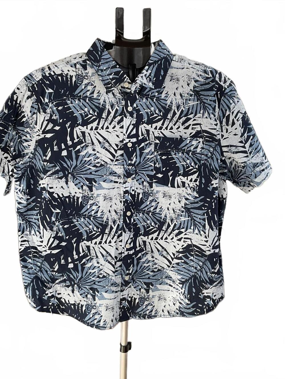 NWT Goodfellow Men's Short Sleeve Button-Up Shirt with Leaf Print